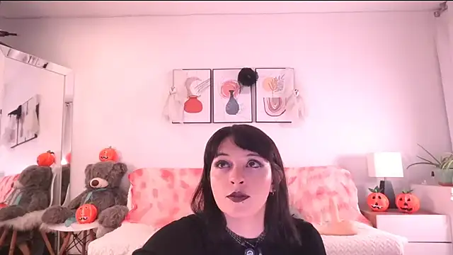 Anah s online show from 10/31/25, 07:54