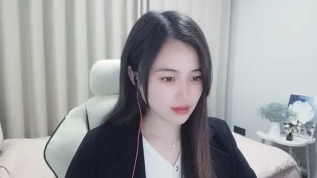 Snapshot of Wofeifei-baby chatting on 12/23/24, 03:44 Wofeifei-baby online show from 12/23/24, 03:44