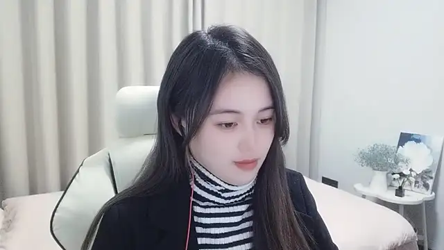 Snapshot of Wofeifei-baby chatting on 12/13/24, 03:32 Wofeifei-baby online show from 12/13/24, 03:32