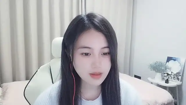 Snapshot of Wofeifei-baby chatting on 12/17/24, 03:16 Wofeifei-baby online show from 12/17/24, 03:16