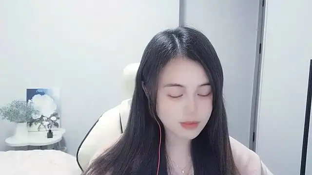 Snapshot of Wofeifei-baby chatting on 01/20/25, 03:39 Wofeifei-baby online show from 01/20/25, 03:39