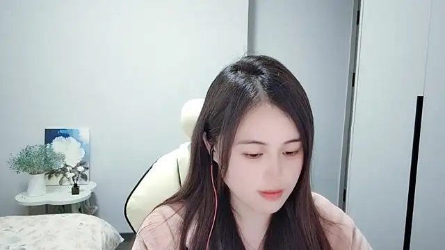 Snapshot of Wofeifei-baby chatting on 02/20/25, 03:19 Wofeifei-baby online show from 02/20/25, 03:19