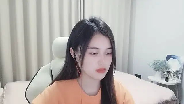 Snapshot of Wofeifei-baby chatting on 12/05/24, 03:12 Wofeifei-baby online show from 12/05/24, 03:12