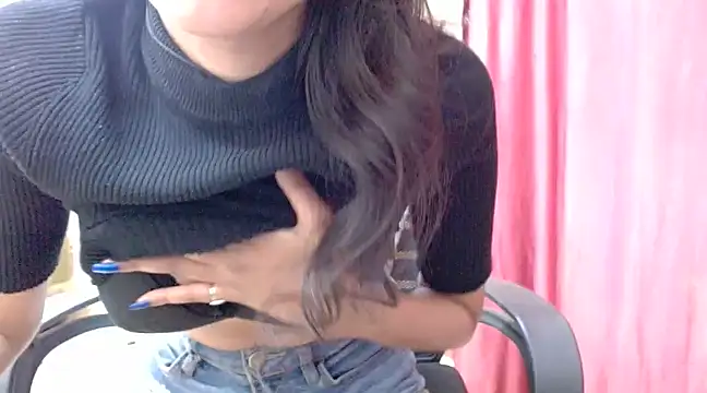 Snapshot of sexy_ishu chatting on 03/03/25, 02:39 sexy ishu online show from 03/03/25, 02:39