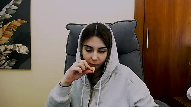 Lili magic online show from 02/11/25, 03:29