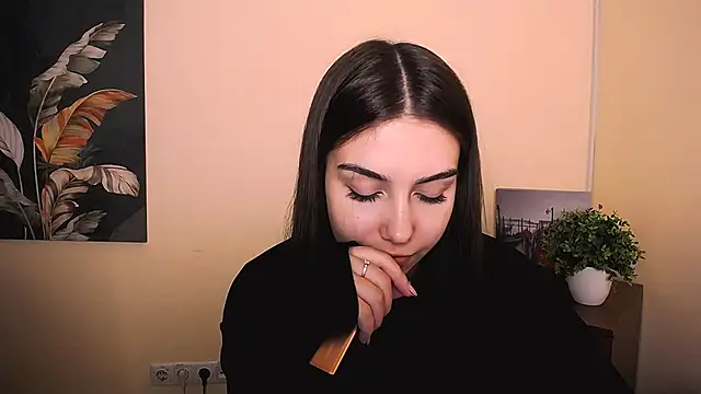 Lili magic online show from 09/21/25, 12:21