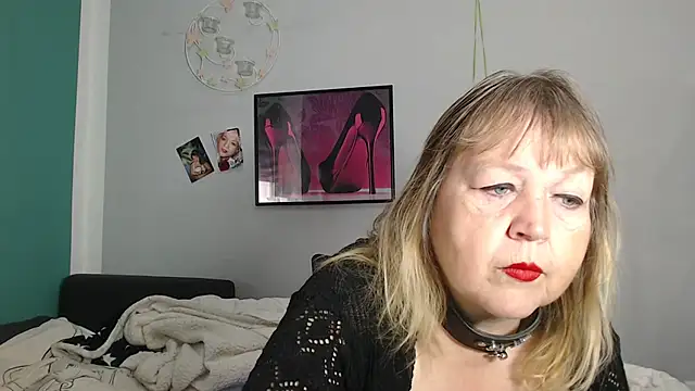 Snapshot of Blasflittchen chatting on 09/17/25, 10:17 Blasflittchen online show from 09/17/25, 10:17