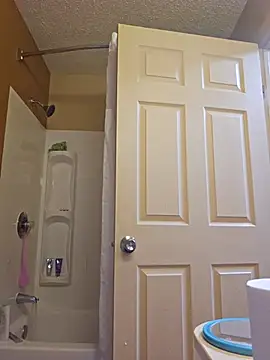 Snapshot of bella8769 chatting on 03/09/25, 03:54 bella8769 online show from 03/09/25, 03:54