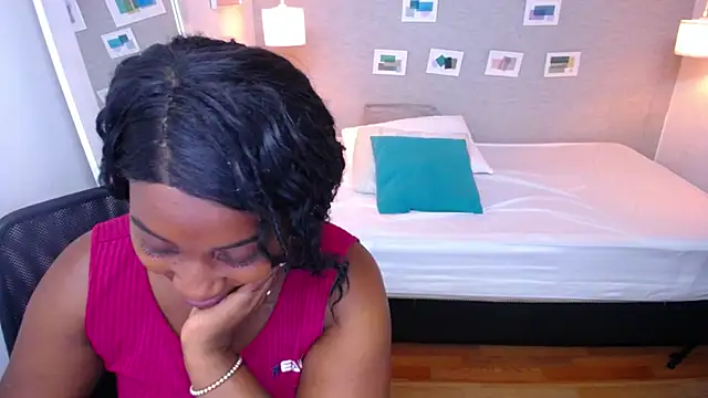 Snapshot of kiara_evanss chatting on 03/20/25, 02:19 kiara evanss online show from 03/20/25, 02:19