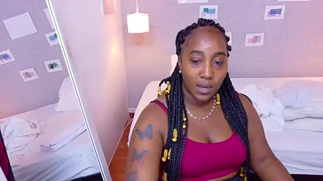 kiara evanss online show from 10/24/25, 02:49