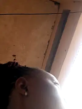 pretty amaal online show from 02/21/25, 04:18