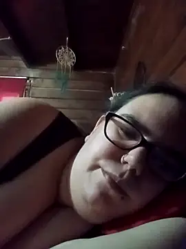 Snapshot of gatitabuena-90 chatting on 02/19/26, 06:54 gatitabuena-90 online show from 02/19/26, 06:54