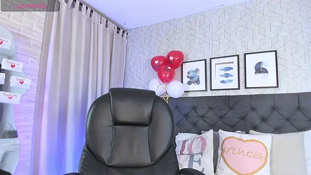 emma  smith1 online show from 02/15/25, 12:22