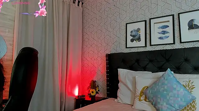 emma  smith1 online show from 03/07/25, 12:34