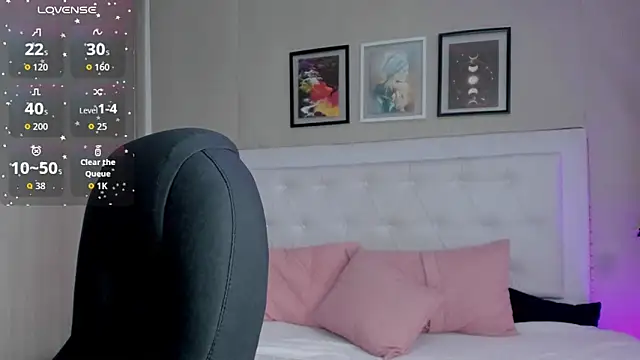 emma  smith1 online show from 03/12/26, 12:42