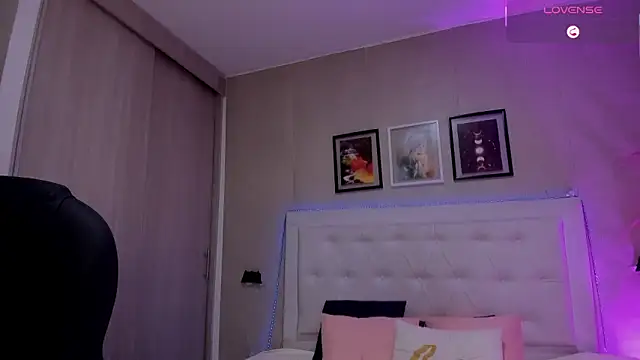 emma  smith1 online show from 02/06/26, 10:55