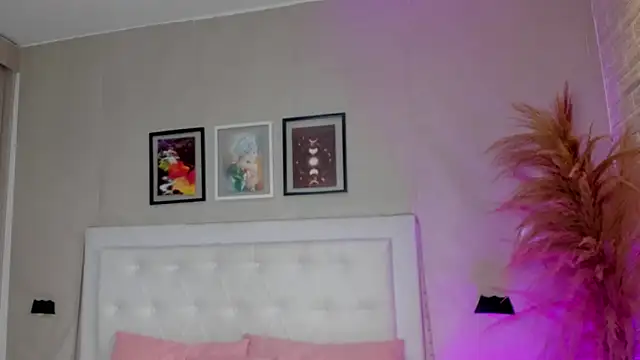 emma  smith1 online show from 03/11/26, 12:21