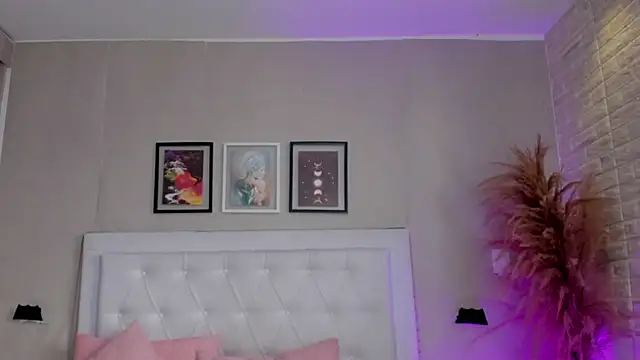 emma  smith1 online show from 03/13/26, 12:54