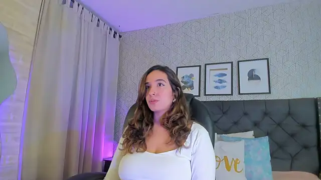 emma  smith1 online show from 03/21/25, 11:12