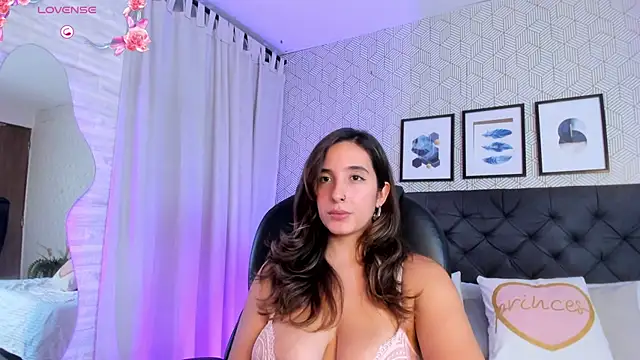 emma  smith1 online show from 02/11/25, 03:40