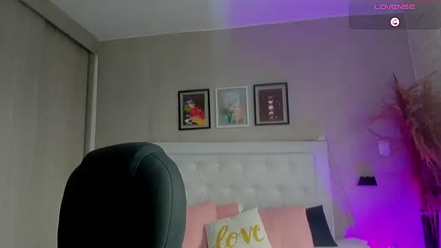 emma  smith1 online show from 03/03/26, 02:35