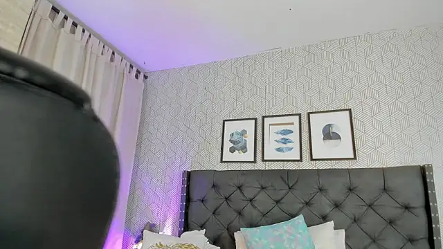 emma  smith1 online show from 03/20/25, 07:04