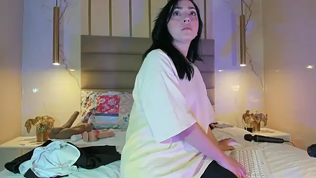 LIAH IZUMI online show from 02/11/26, 01:22