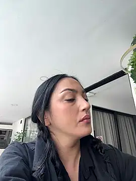 LIAH IZUMI online show from 03/22/26, 12:50