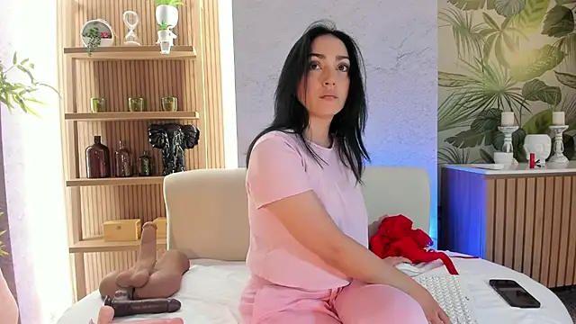 LIAH IZUMI online show from 12/04/25, 01:10