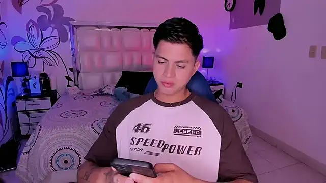 Snapshot of Niicky1_ chatting on 02/21/25, 08:49 Niicky1 online show from 02/21/25, 08:49