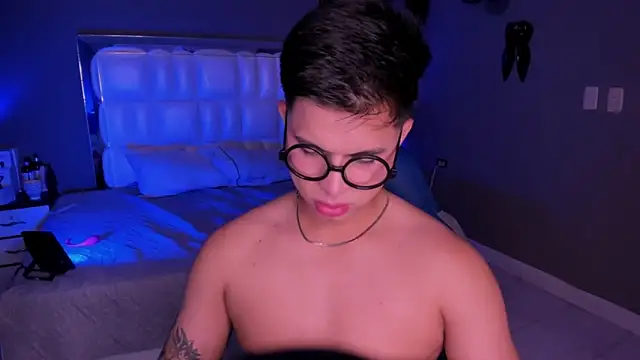 Snapshot of Niicky1_ chatting on 09/18/25, 04:15 Niicky1 online show from 09/18/25, 04:15