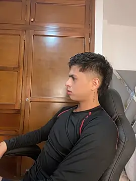 Snapshot of Niicky1_ chatting on 03/06/25, 04:49 Niicky1 online show from 03/06/25, 04:49