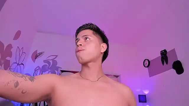 Snapshot of Niicky1_ chatting on 02/14/25, 12:51 Niicky1 online show from 02/14/25, 12:51