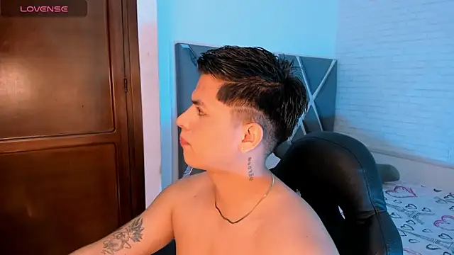 Niicky1  online show from 02/08/26, 02:04