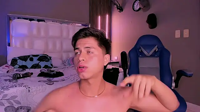 Snapshot of Niicky1_ chatting on 03/22/25, 12:49 Niicky1 online show from 03/22/25, 12:49