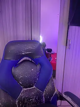 Niicky1  online show from 04/12/26, 03:37