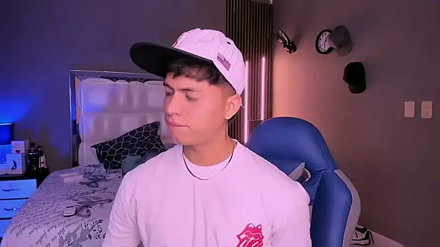 Snapshot of Niicky1_ chatting on 03/19/25, 09:27 Niicky1 online show from 03/19/25, 09:27