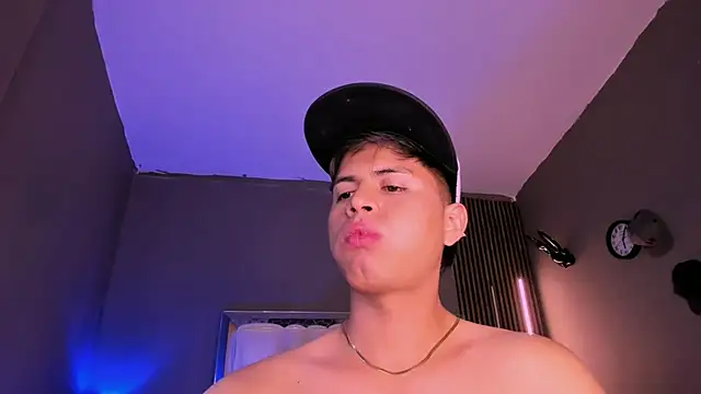 Snapshot of Niicky1_ chatting on 03/20/25, 12:30 Niicky1 online show from 03/20/25, 12:30