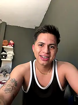 Snapshot of Niicky1_ chatting on 10/28/25, 04:24 Niicky1 online show from 10/28/25, 04:24