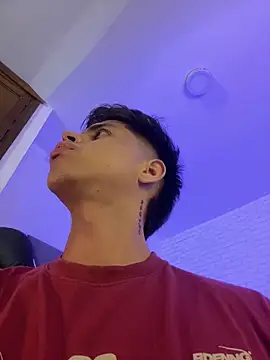 Snapshot of Niicky1_ chatting on 03/04/25, 12:18 Niicky1 online show from 03/04/25, 12:18