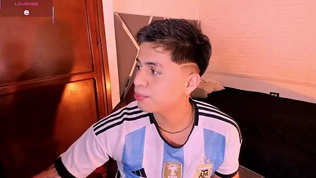 Niicky1  online show from 02/13/26, 08:42