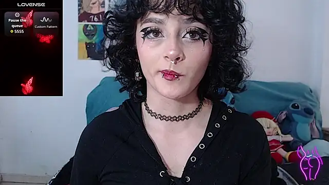 Snapshot of kitty22_ chatting on 09/27/25, 01:39 kitty22 online show from 09/27/25, 01:39