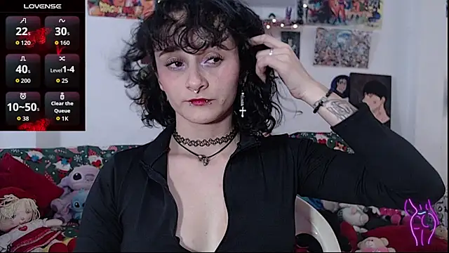 Snapshot of kitty22_ chatting on 12/15/25, 03:40 kitty22 online show from 12/15/25, 03:40