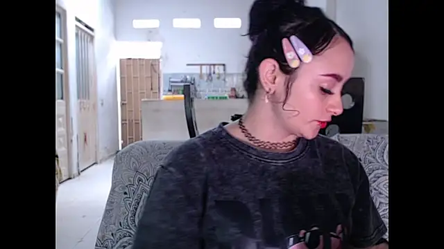 kitty22  online show from 04/27/26, 03:21