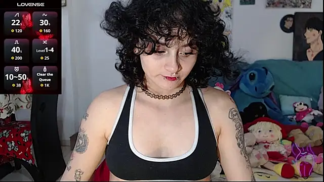 Snapshot of kitty22_ chatting on 11/26/25, 01:33 kitty22 online show from 11/26/25, 01:33