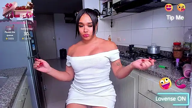 AbrilStivenson  online show from 09/08/25, 06:51