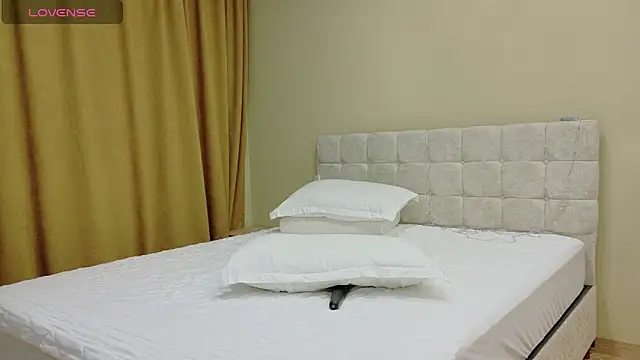 Linajill online show from 12/21/25, 04:25