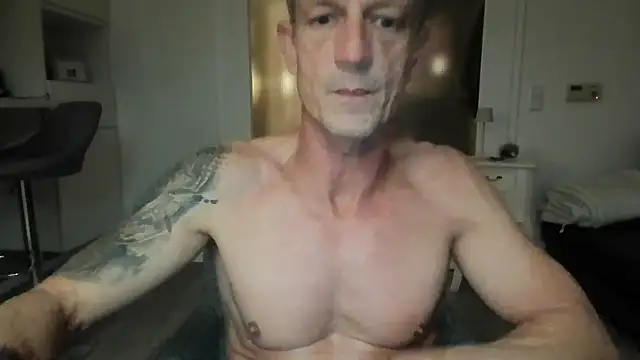 Snapshot of dirks71 chatting on 12/02/25, 06:31 dirks71 online show from 12/02/25, 06:31