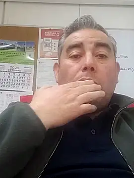 Manolete007x online show from 11/04/25, 10:35