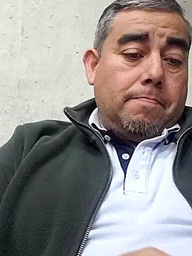 Snapshot of Manolete007x chatting on 04/22/26, 12:17 Manolete007x online show from 04/22/26, 12:17